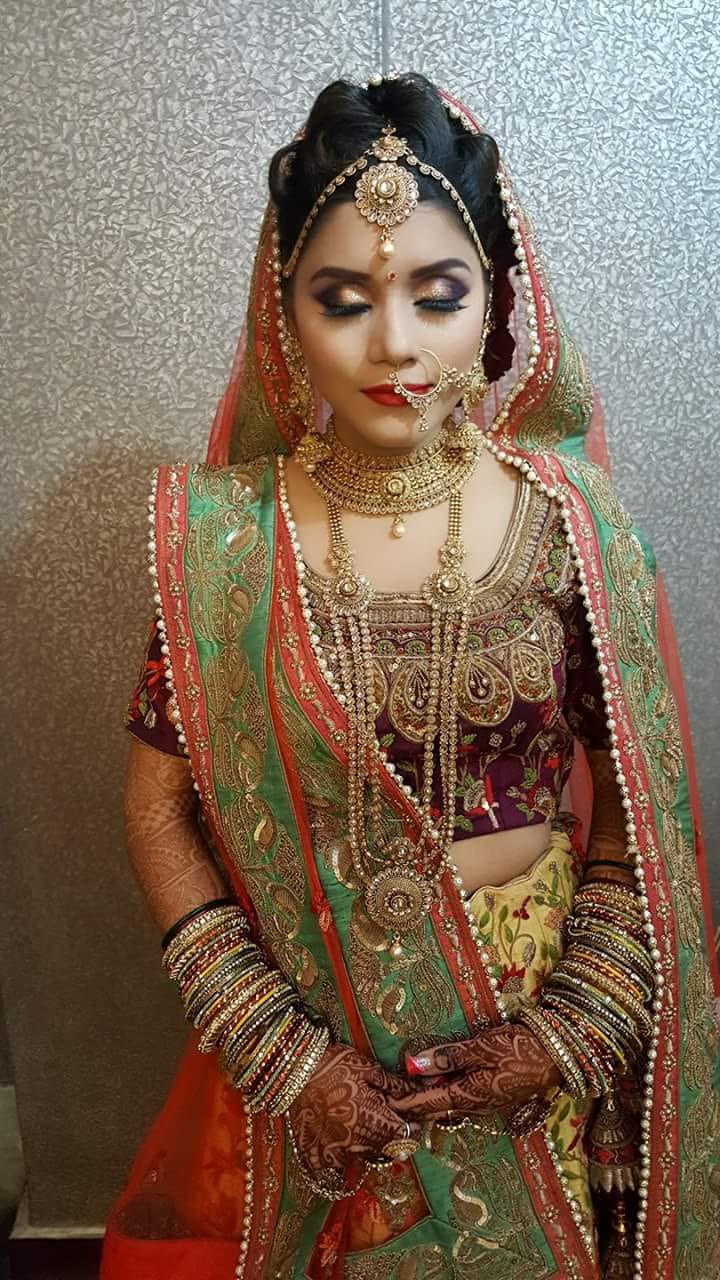 HINA BEAUTY PARLOUR